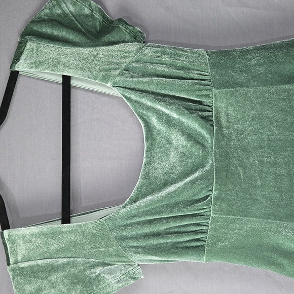 Rewind Mint Green Velvety Fabric Stretchy Cap Sleeves Flows - Picture 2 of 7